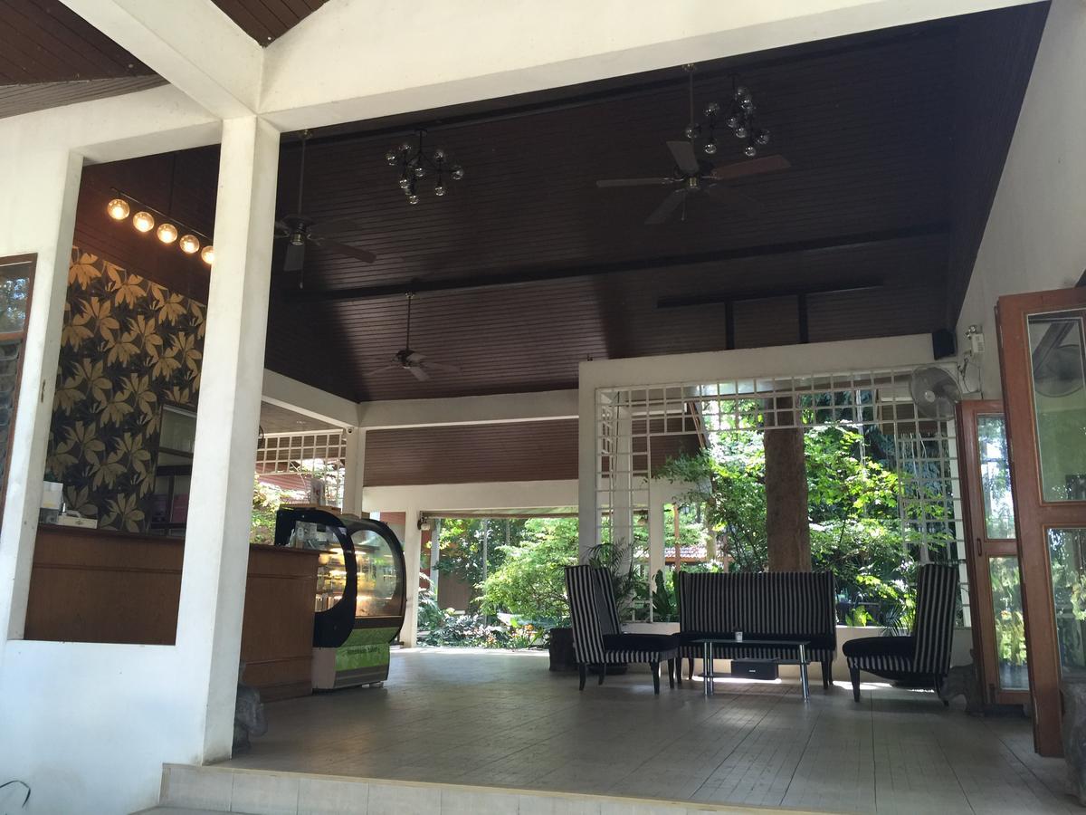 Tree House Hotel Sisaket Exterior foto