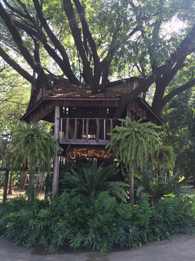 Tree House Hotel Sisaket Exterior foto